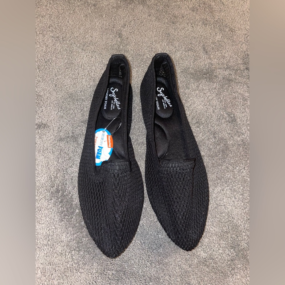 NWOT Seychelles Memory Foam Black Flats Size 7.5